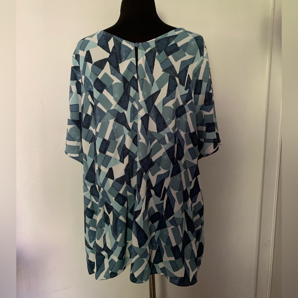 Lane Bryant Women’s Top Blouse Size 22 Geometric patterned